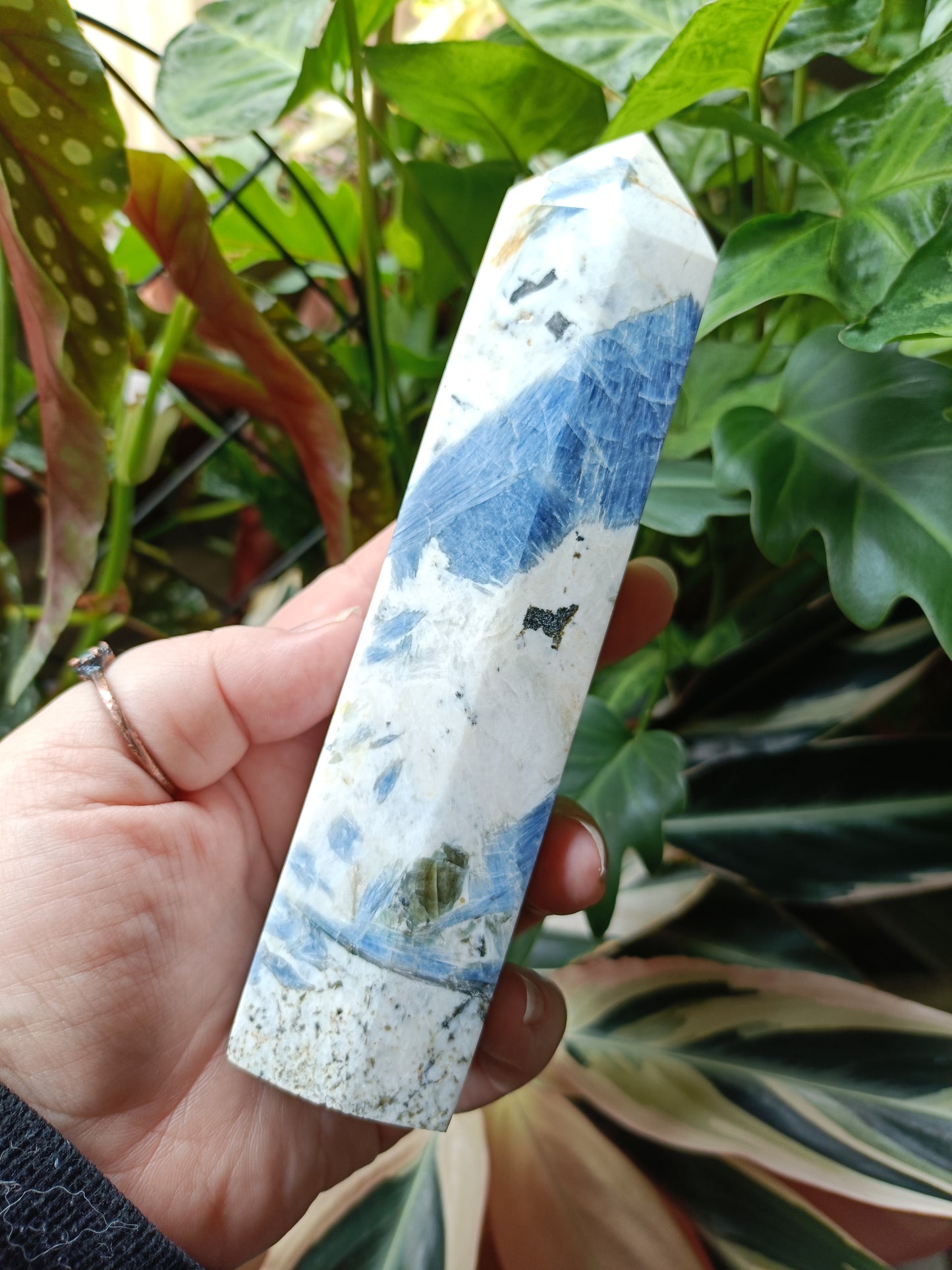 Blue Kyanite Tower - 609g (B Grade)