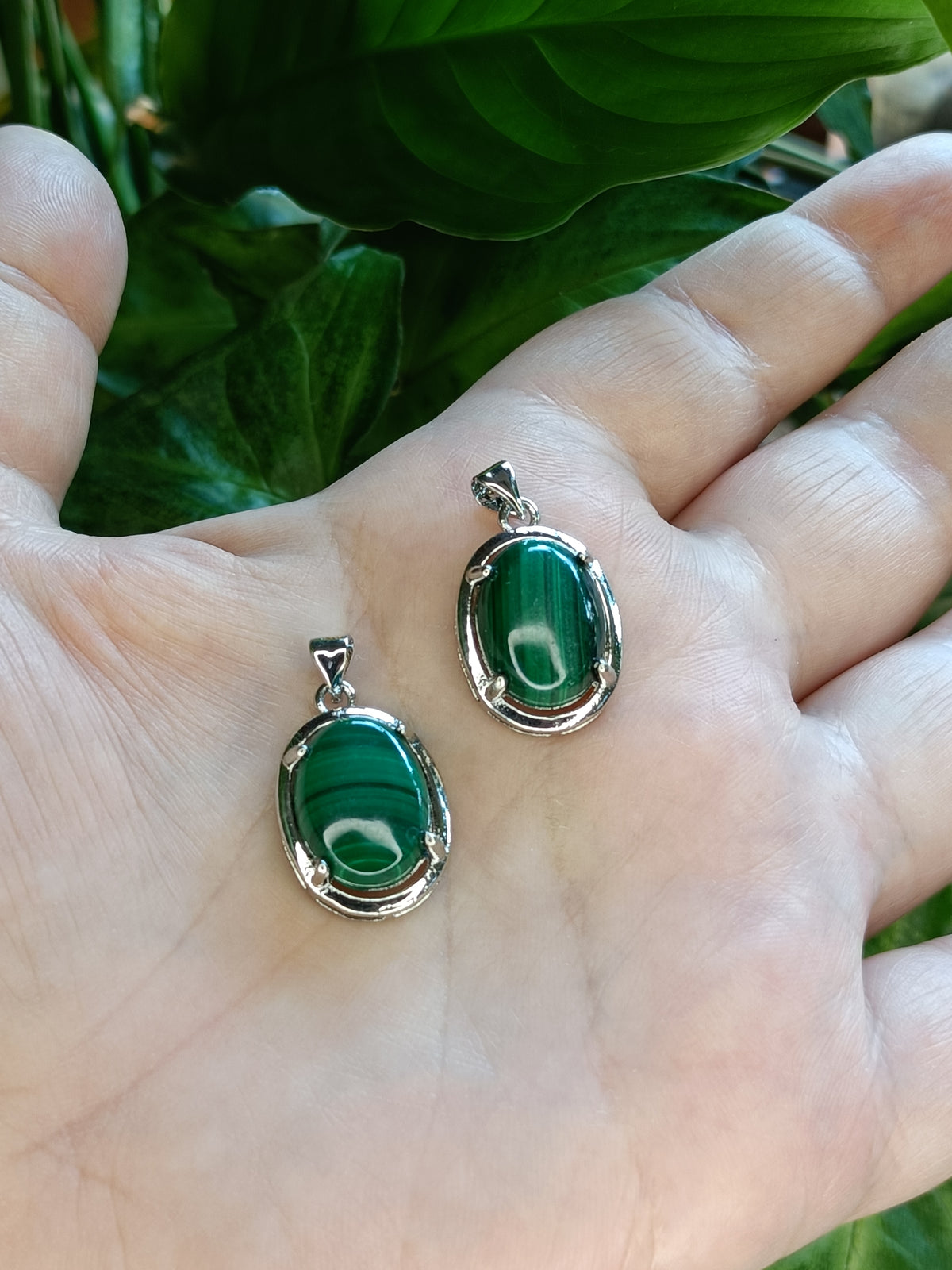 Malachite Oval Pendant Necklace - Silver-Plated Copper