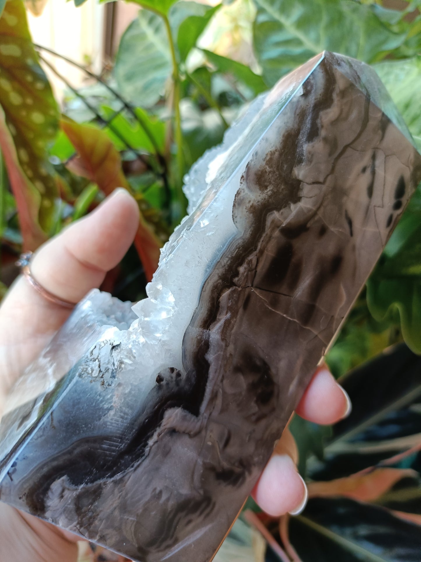 Volcanic Agate & Quartz Tower - 1102g