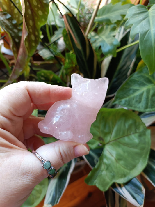 Rose Quartz Sitting Cat - 130g