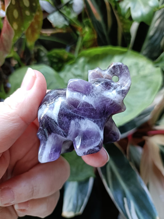 Chevron Amethyst Elephant - 97g