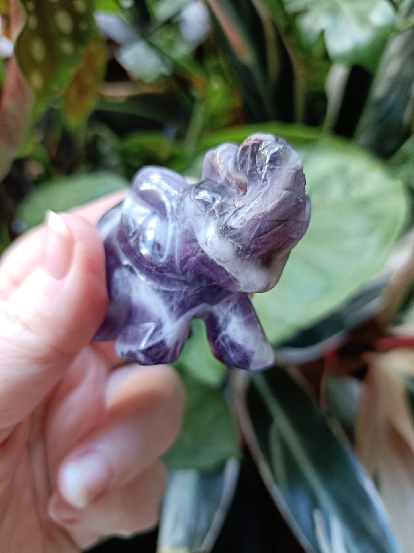 Chevron Amethyst Elephant - 97g