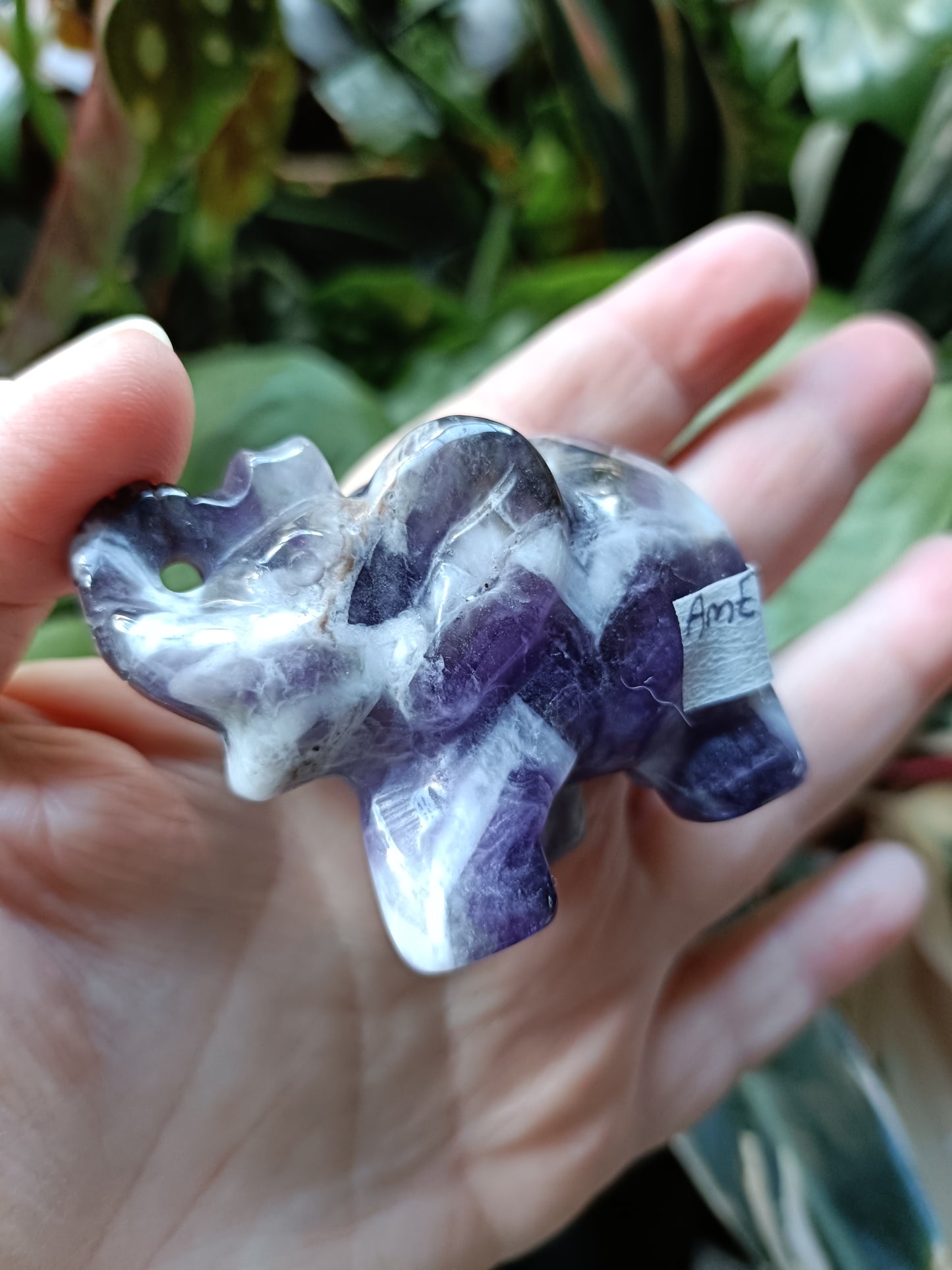 Chevron Amethyst Elephant - 97g