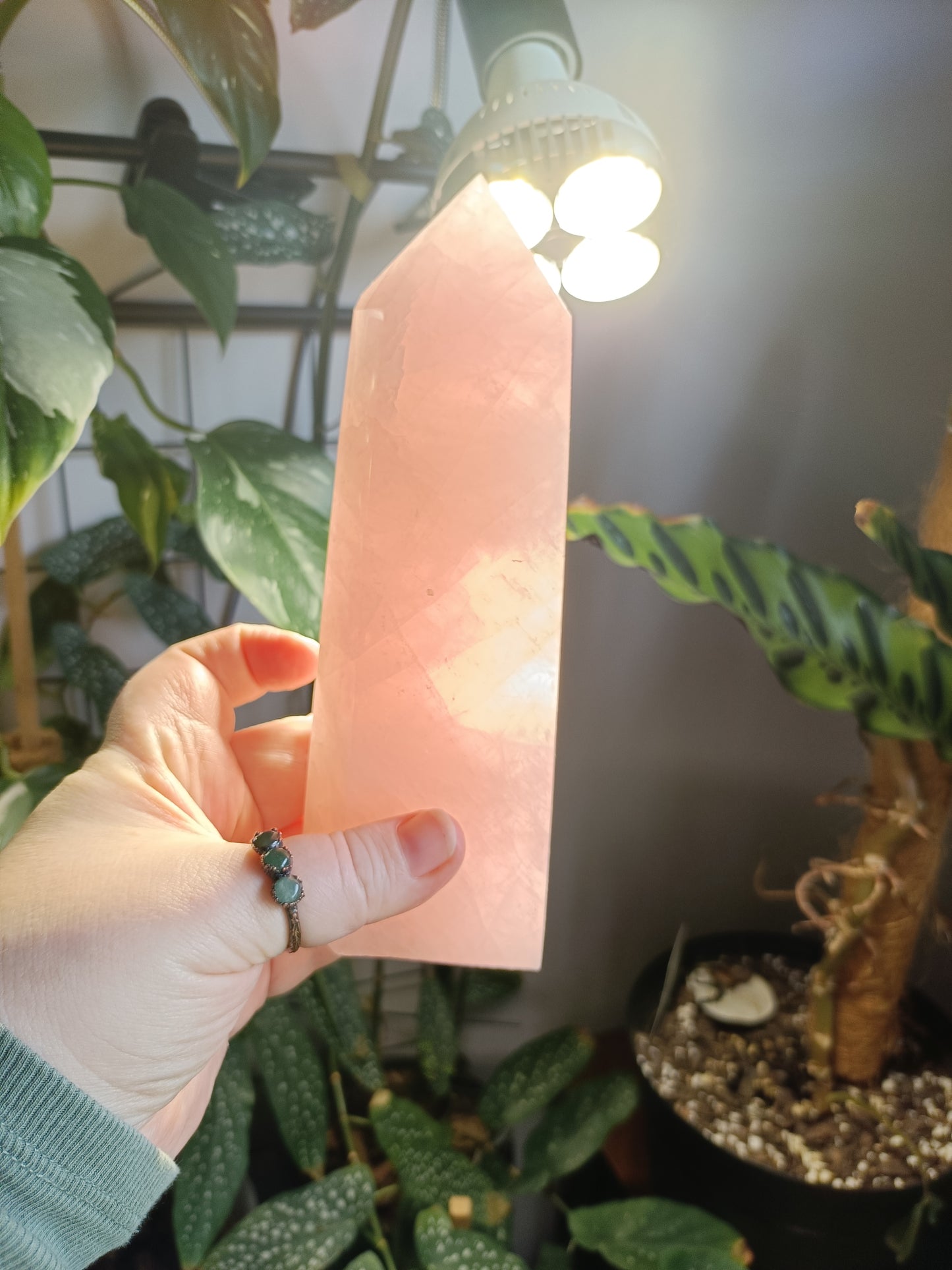 Rose Quartz Tower - 748g