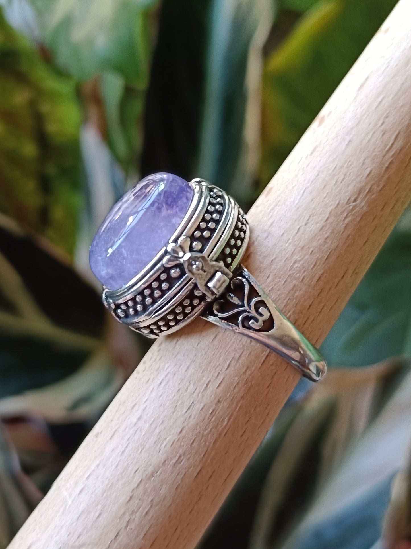 Amethyst Poison Ring - Silver-Plated Copper