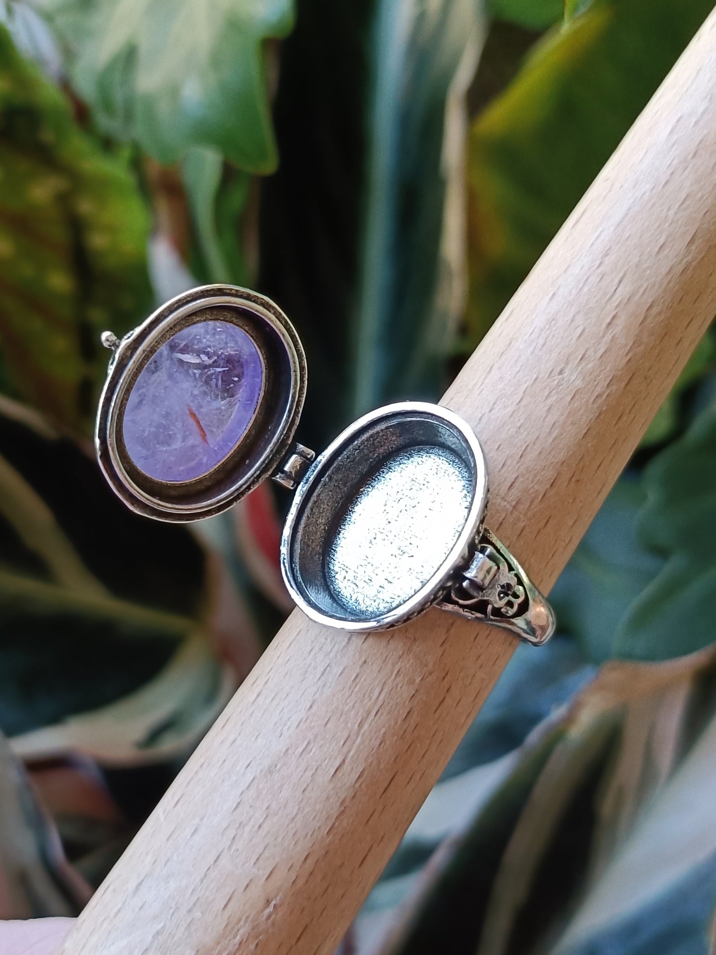 Amethyst Poison Ring - Silver-Plated Copper