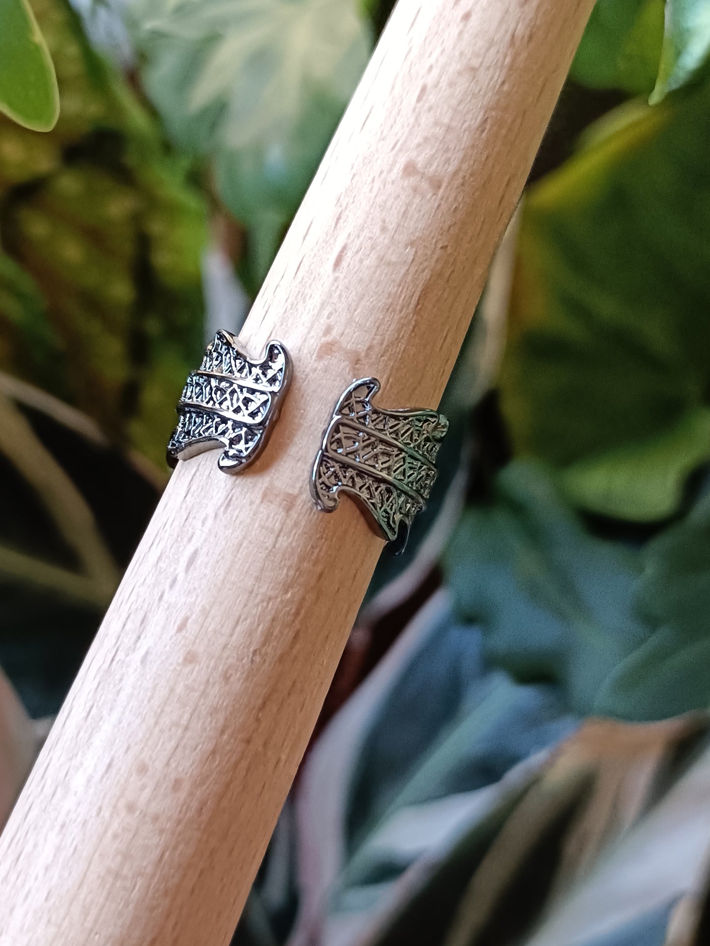 Oval Fantasy Amethyst Ring - Antique Electroplated Silver-Plated Copper