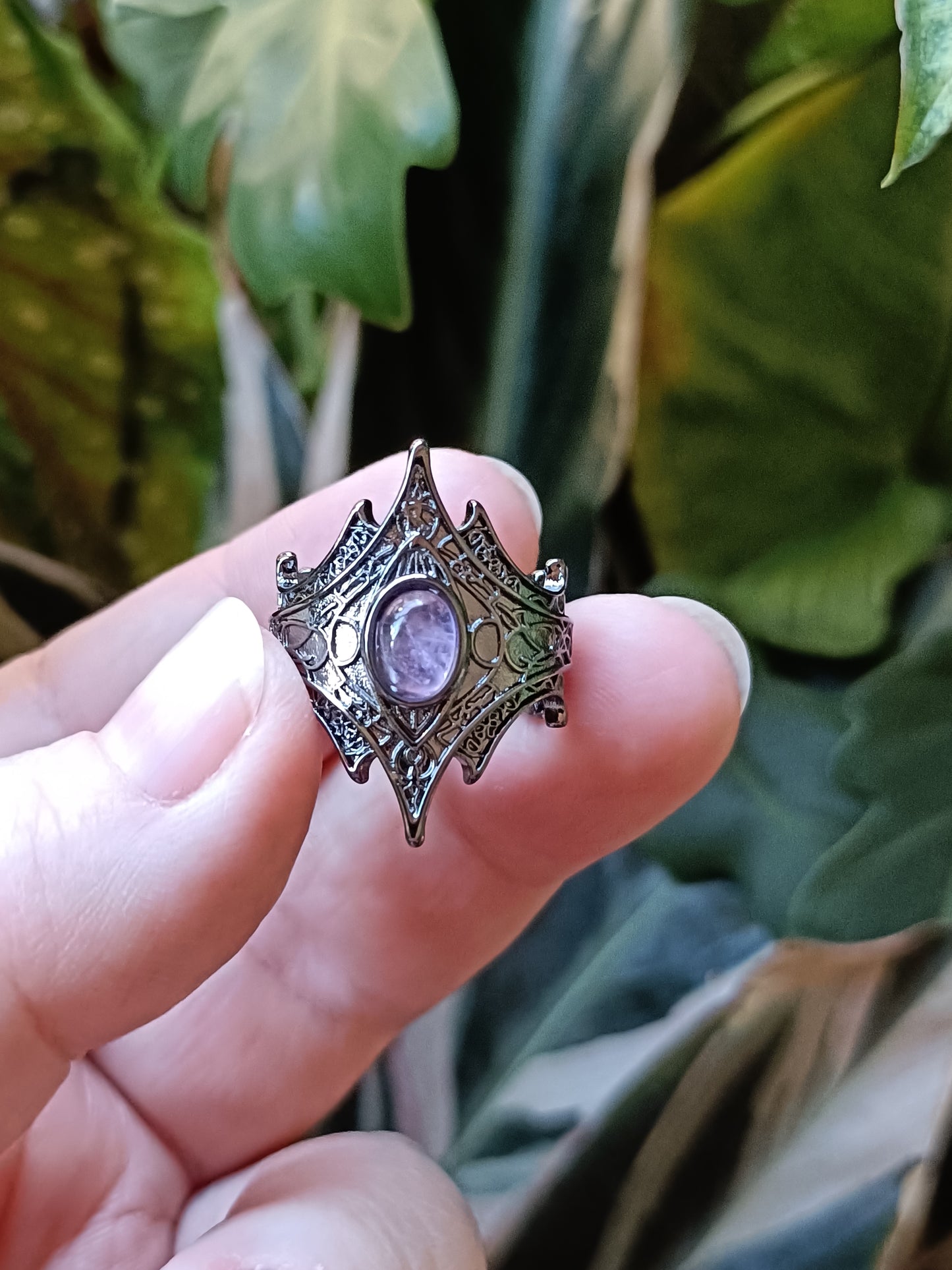Oval Fantasy Amethyst Ring - Antique Electroplated Silver-Plated Copper