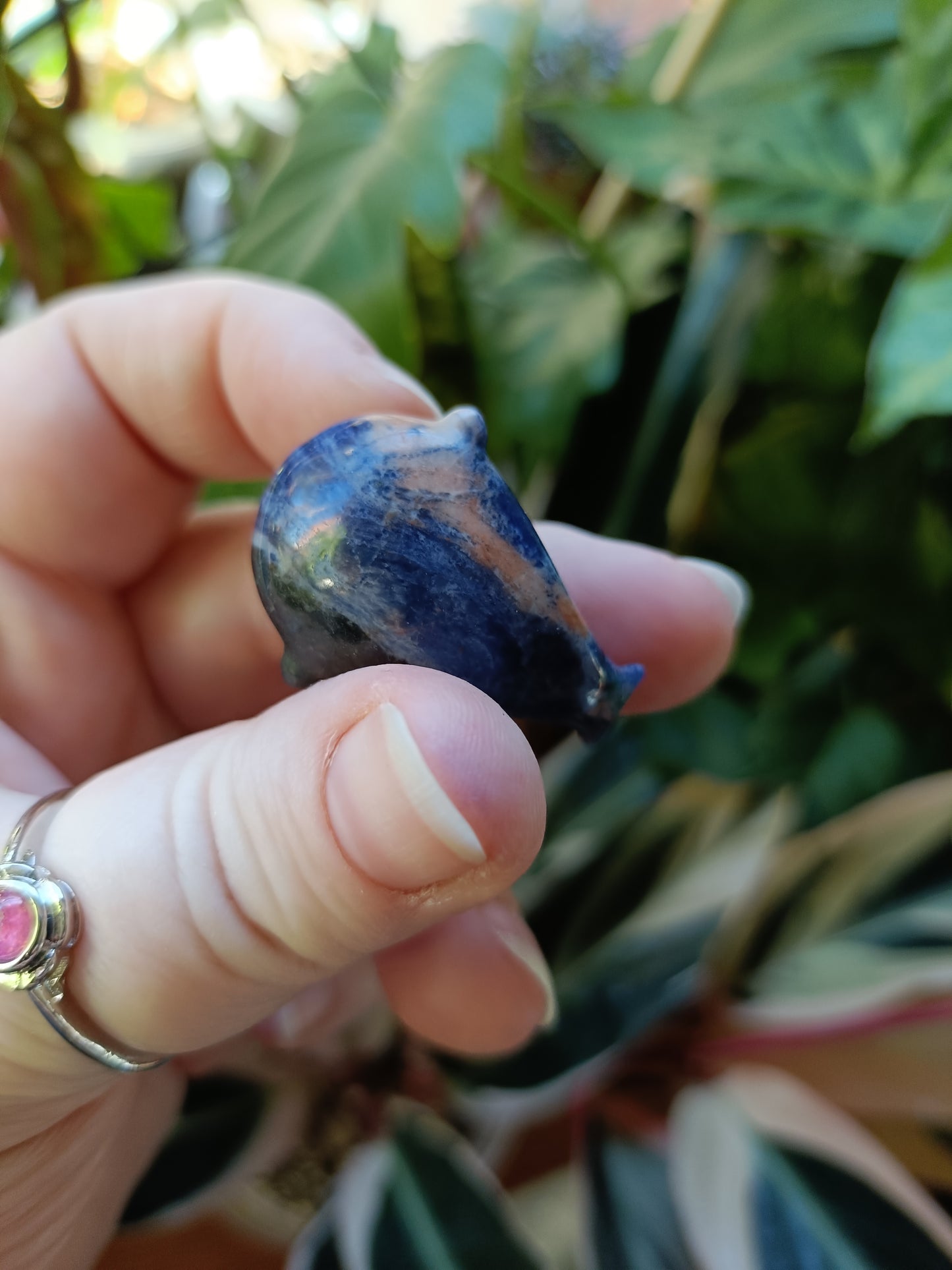 Mixed Stone Mini Whale Carving - 15g