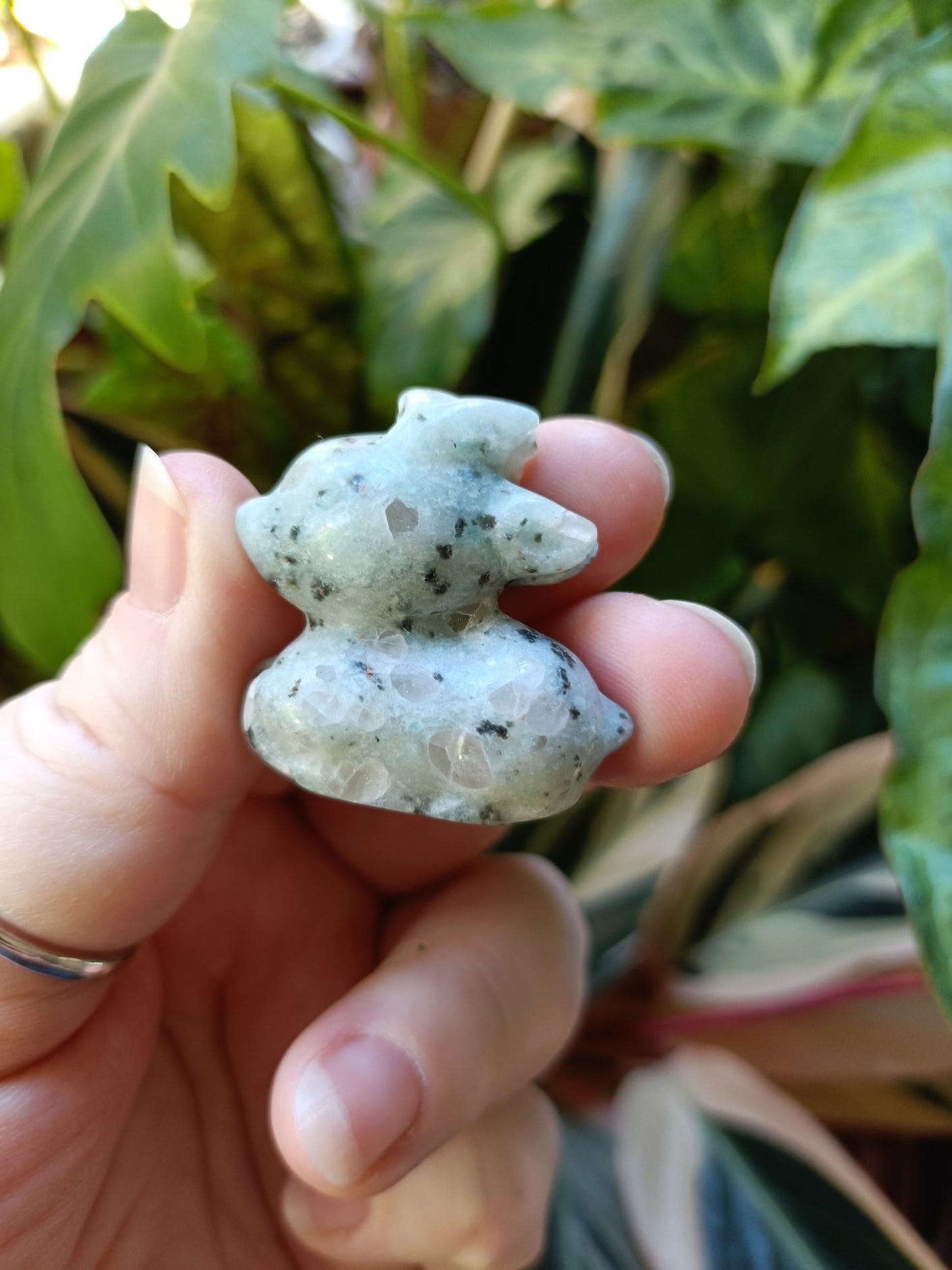 Mixed Stone Mini Sitting Reindeer Carving - 20g