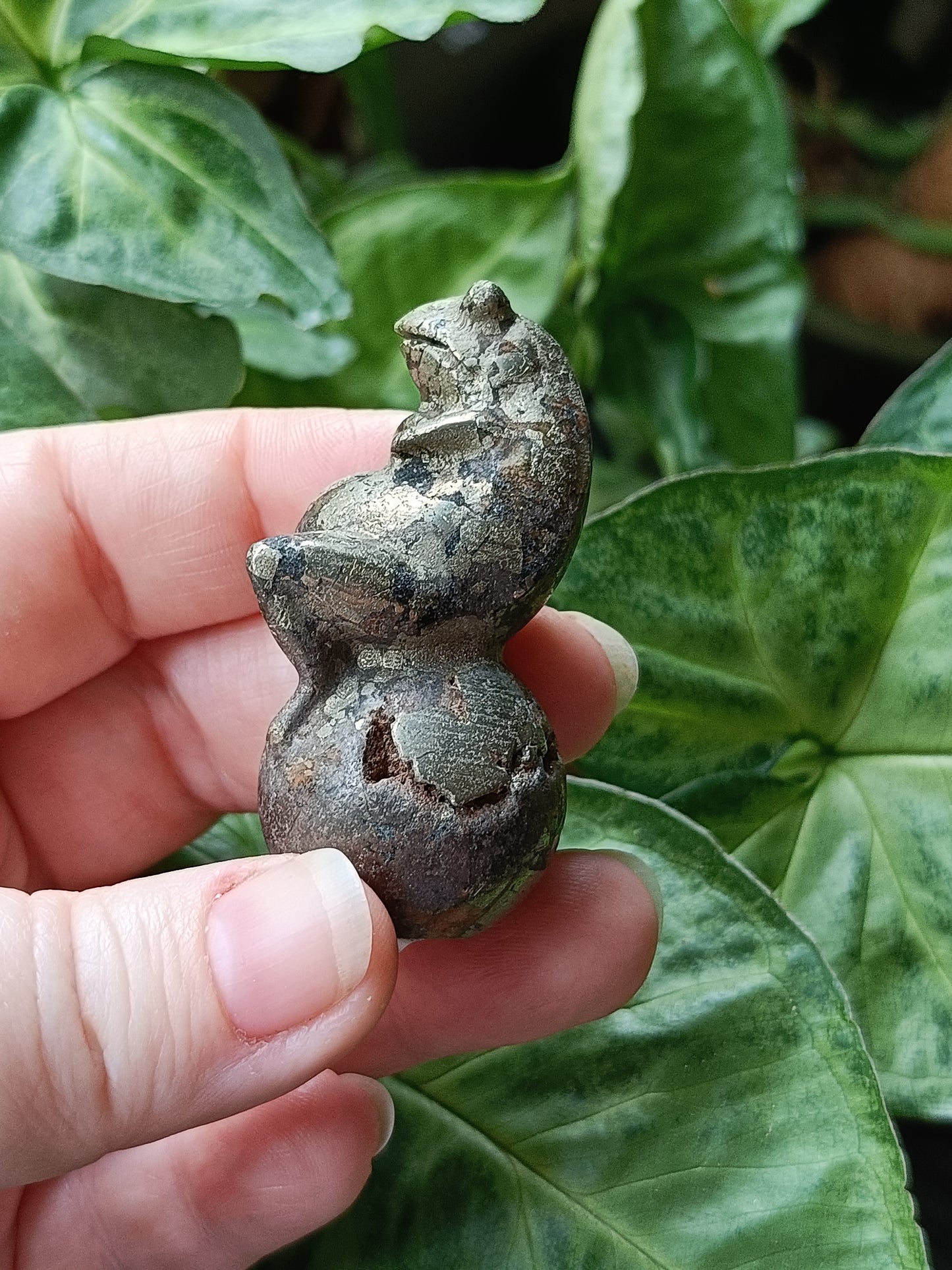 Mixed Stone Sitting Grumpy Frog Carving - 50-70g