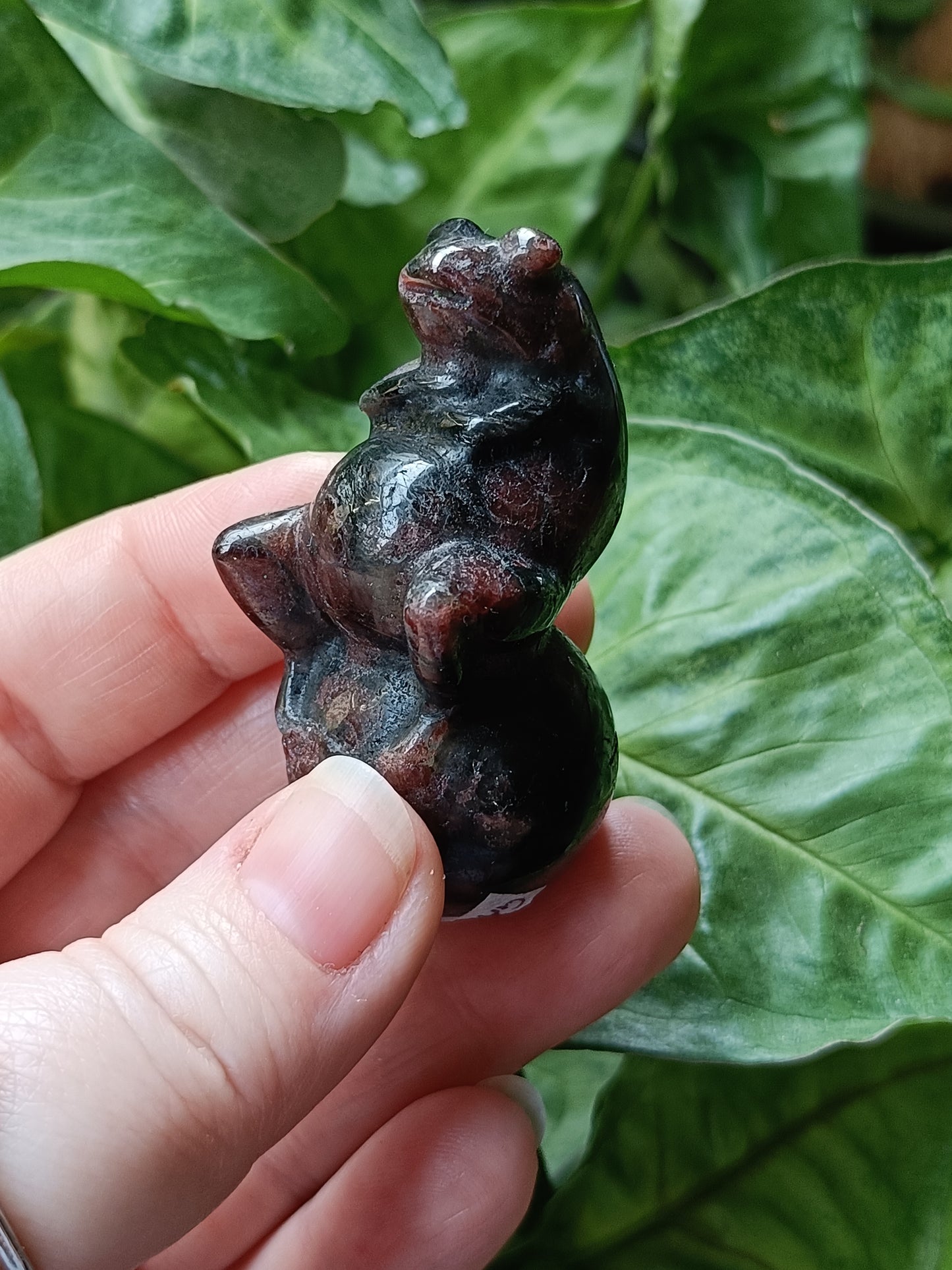 Mixed Stone Sitting Grumpy Frog Carving - 50-70g