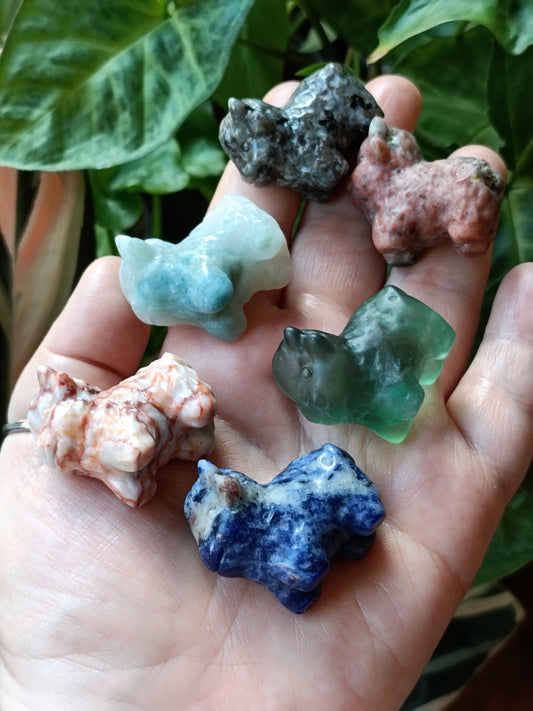 Mixed Stone Mini Highland Cow Carving - 30g