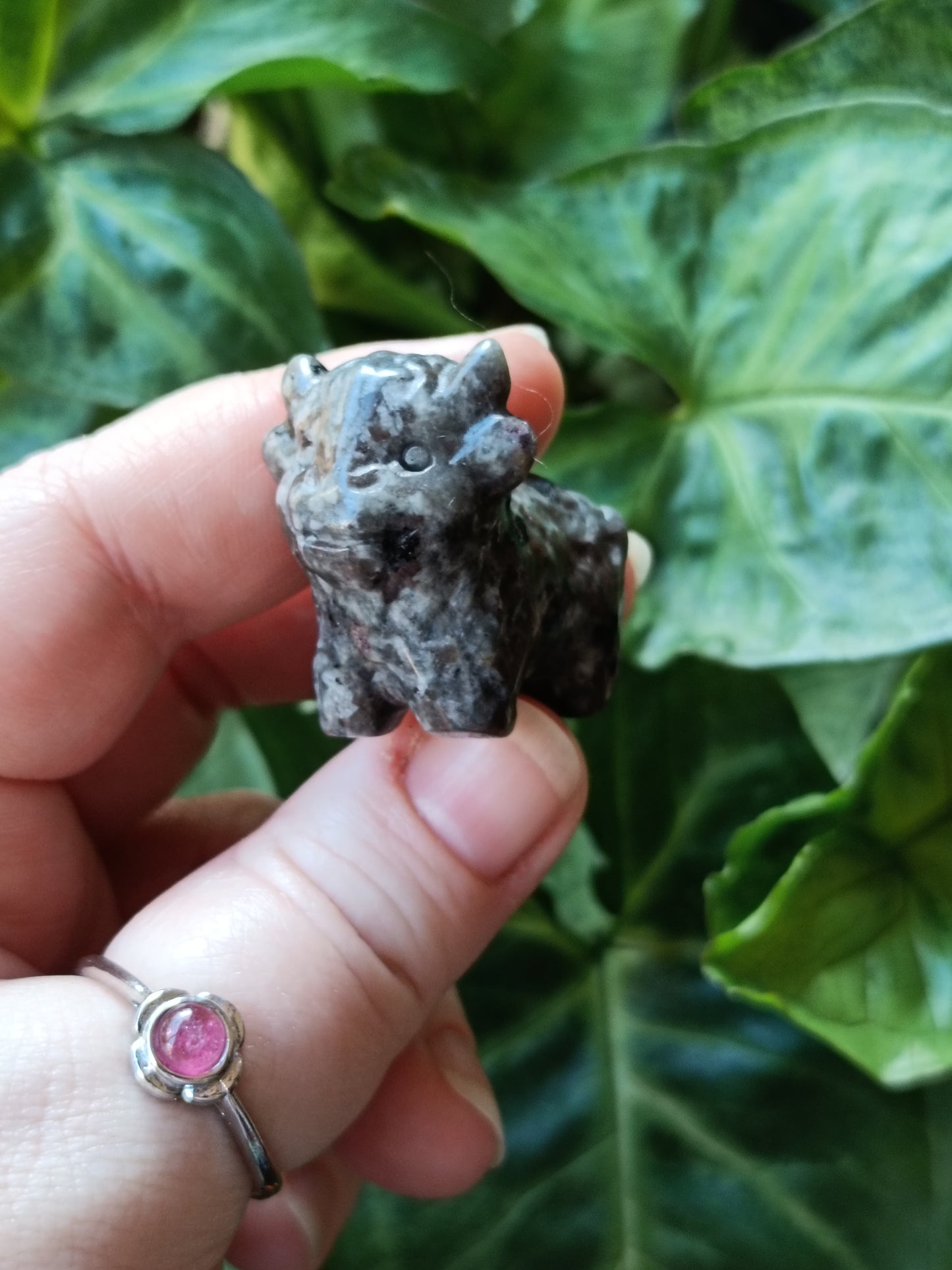 Mixed Stone Mini Highland Cow Carving - 30g