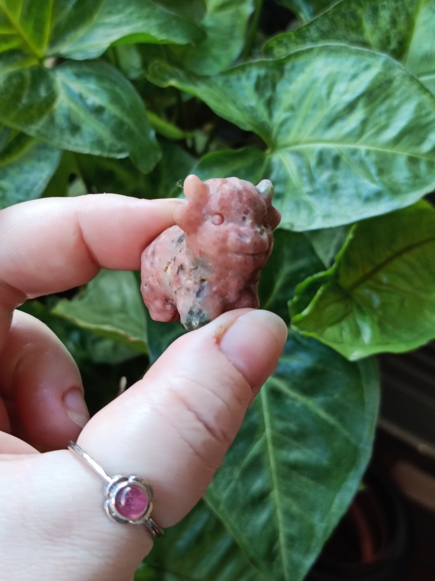 Mixed Stone Mini Highland Cow Carving - 30g