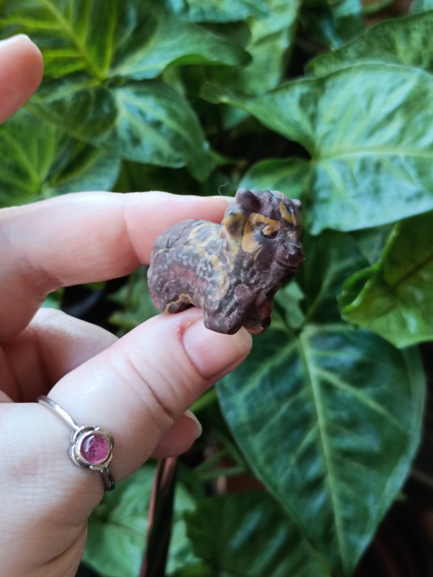 Mixed Stone Mini Highland Cow Carving - 30g