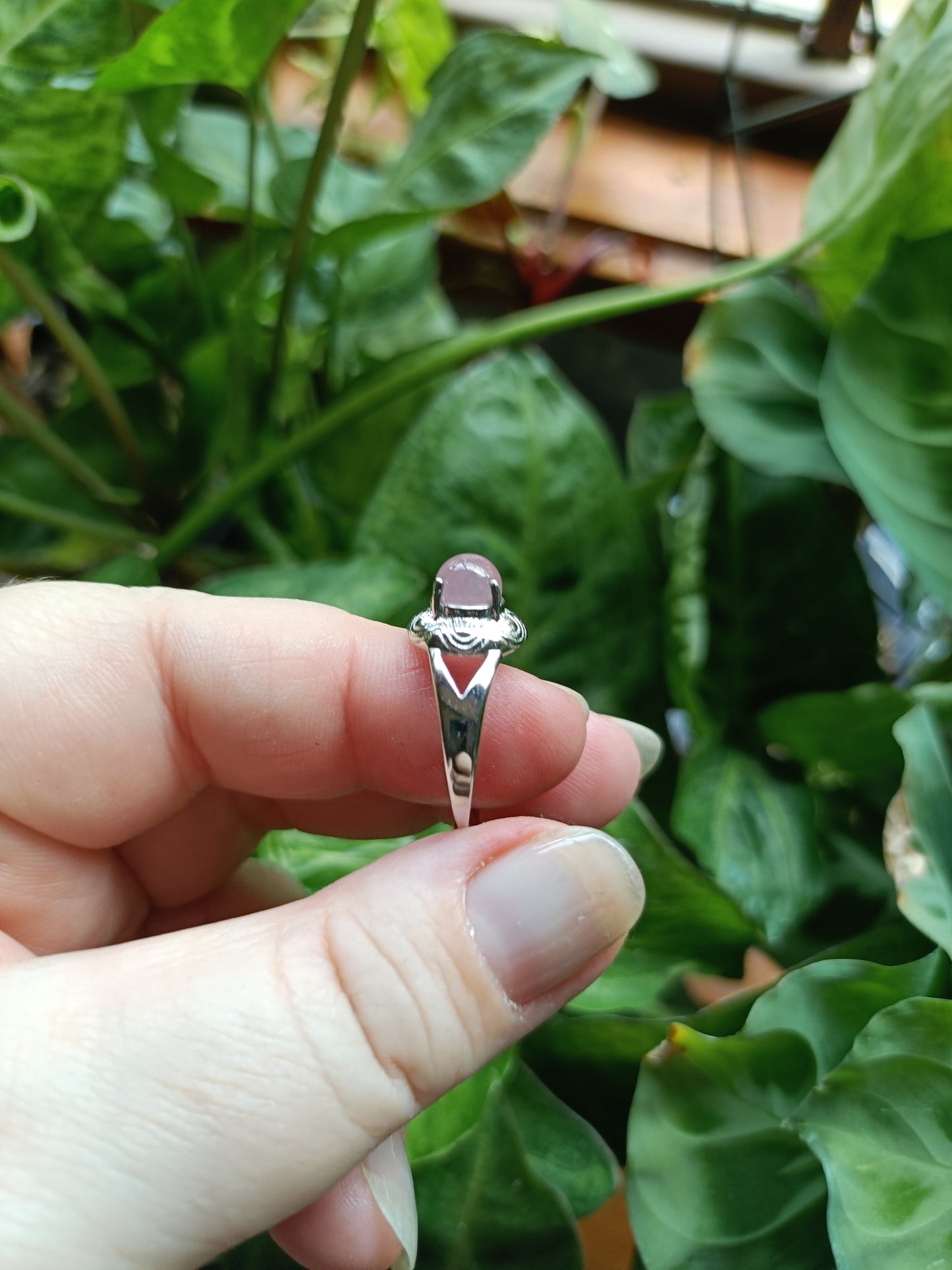 Lavender Rose Quartz Round Cabochon Ring - Silver-Plated Copper