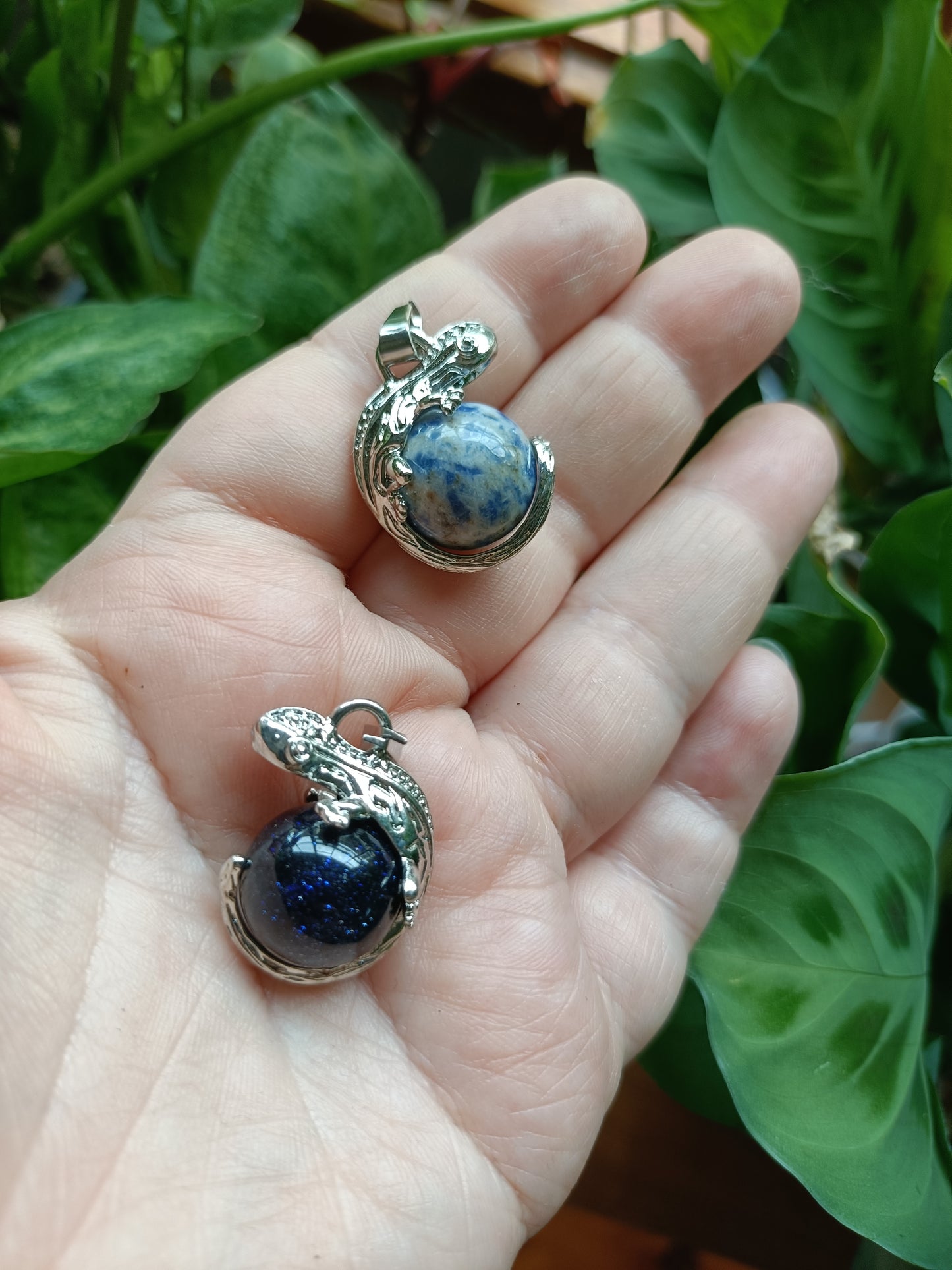 Cute Lizard Sphere Pendant - Silver-Plated Copper