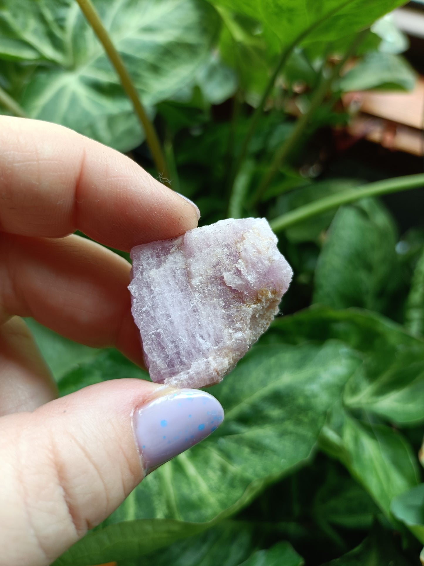 Kunzite Raw Stones - 100 grams
