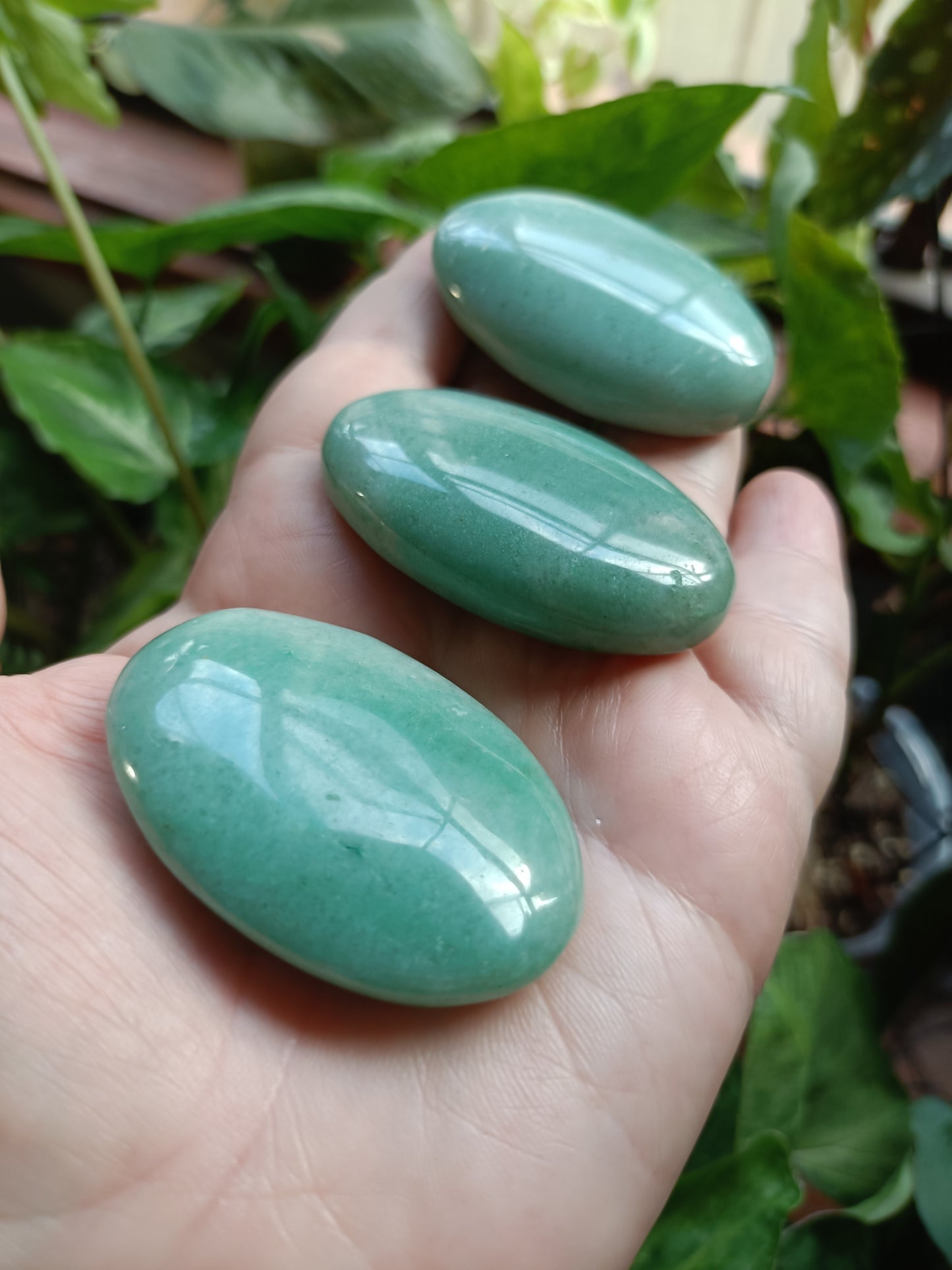 Green Adventurine Palm Stones - 30-40g