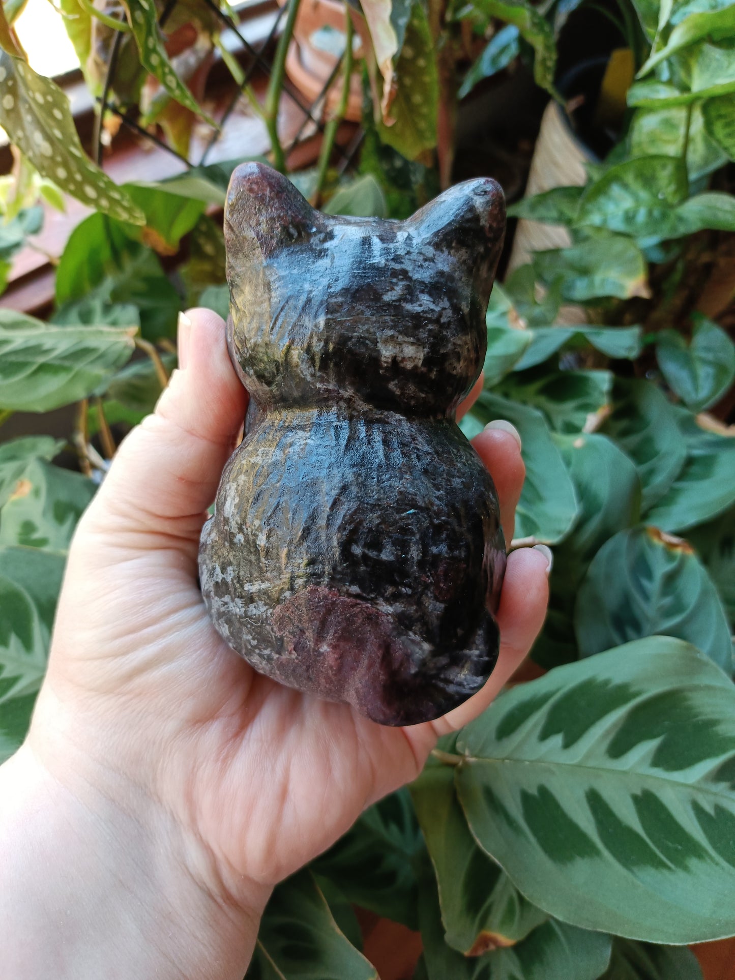 Garnet and Arfvedsonite Sitting Cat Carving - 770g