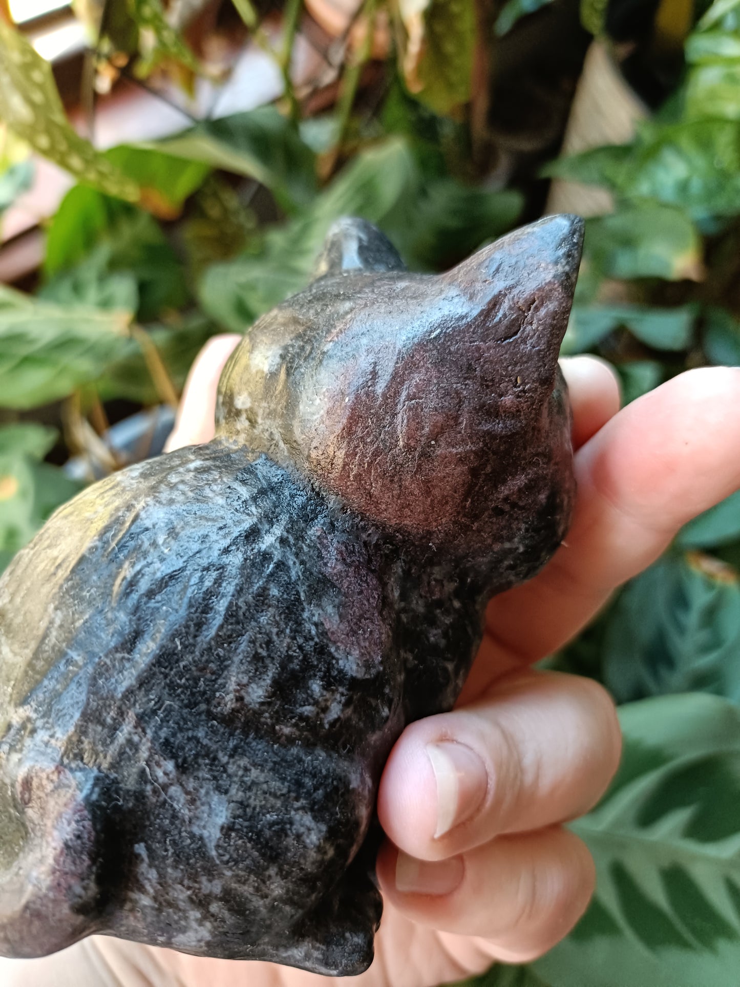 Garnet and Arfvedsonite Sitting Cat Carving - 734g