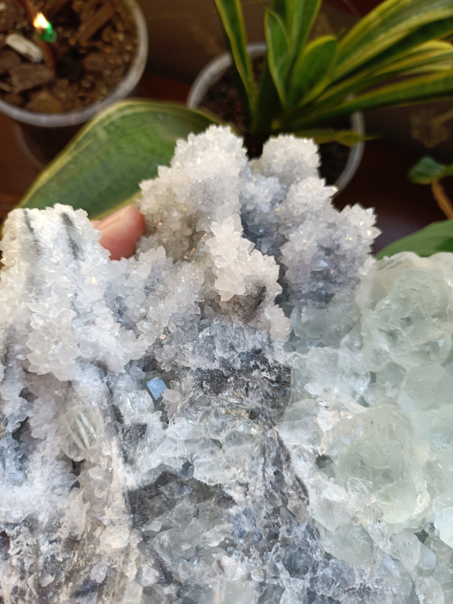 Xiang Hualing Fluorite Specimen + Stand - 3991g (4.35kg including stand)