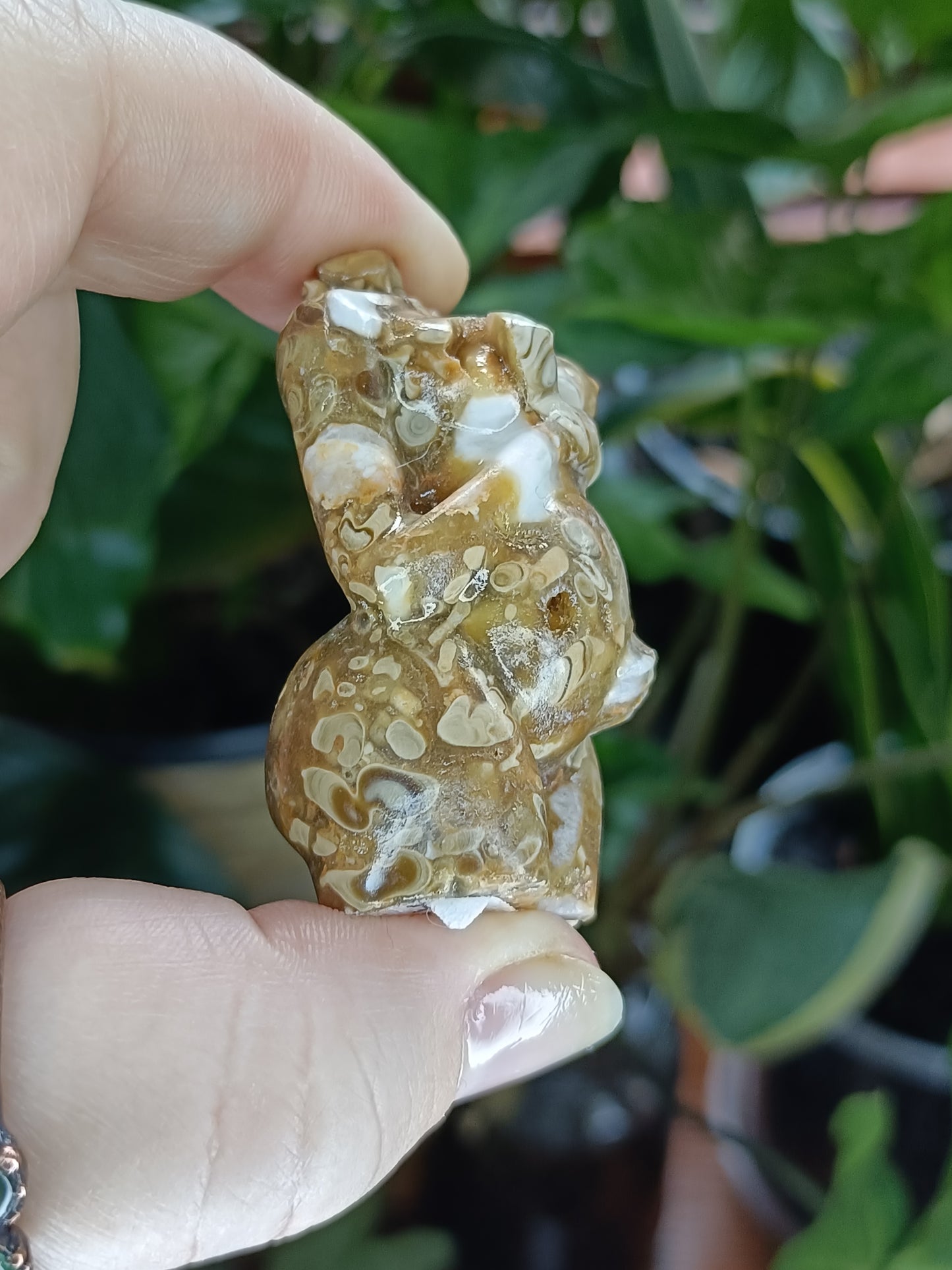 Amber Calcite Pregnant Goddess Body - 54g