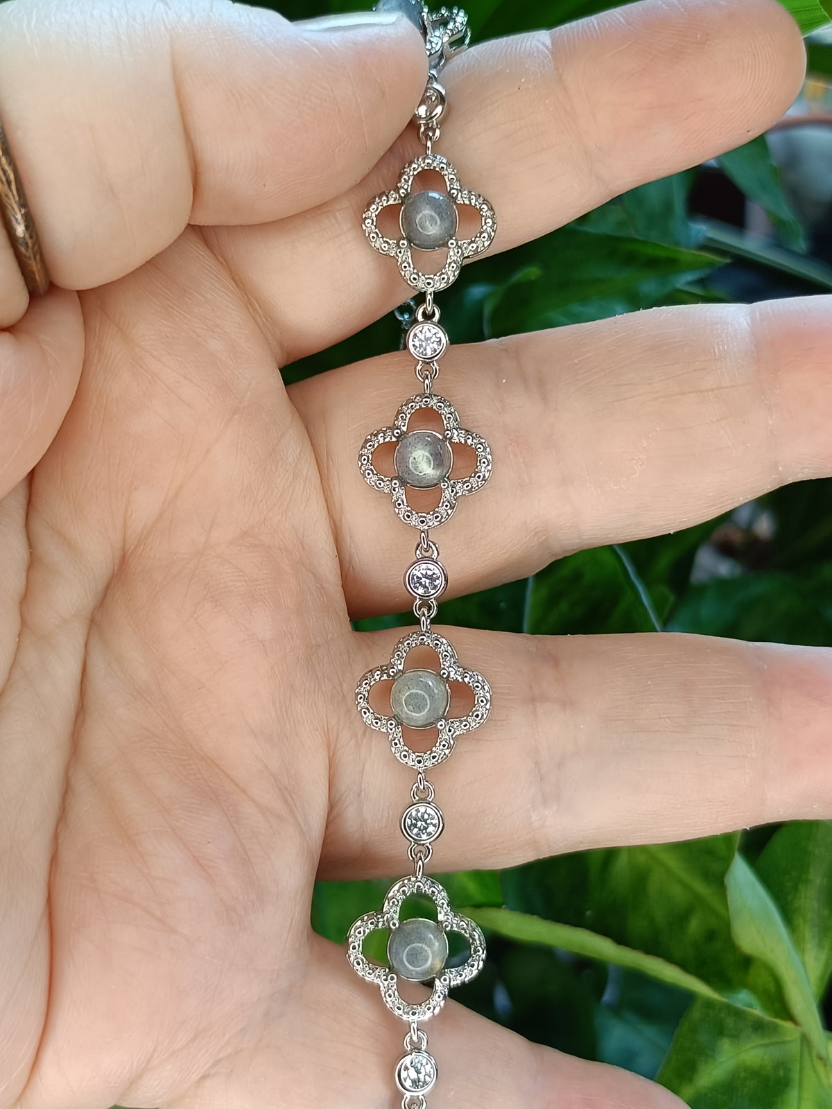 Four-Leaf Clover Labradorite Bracelet - Silver-Plated Copper