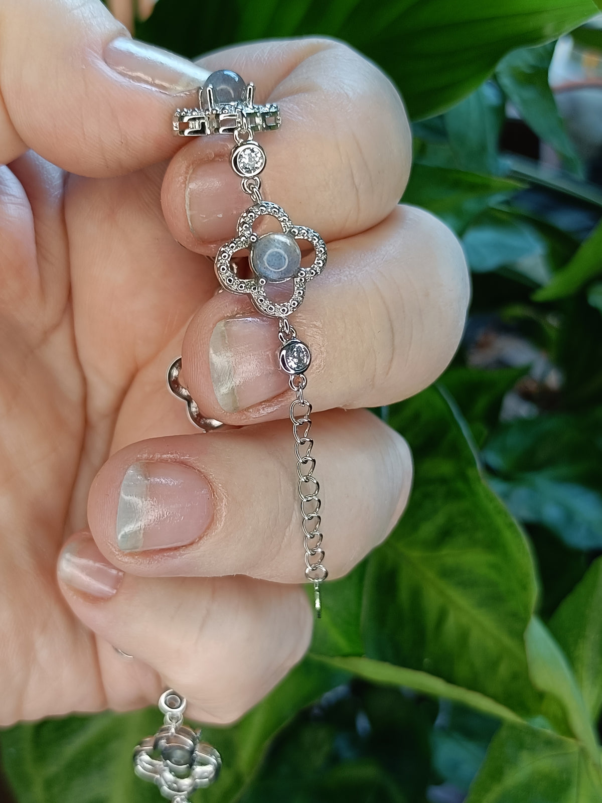 Four-Leaf Clover Labradorite Bracelet - Silver-Plated Copper