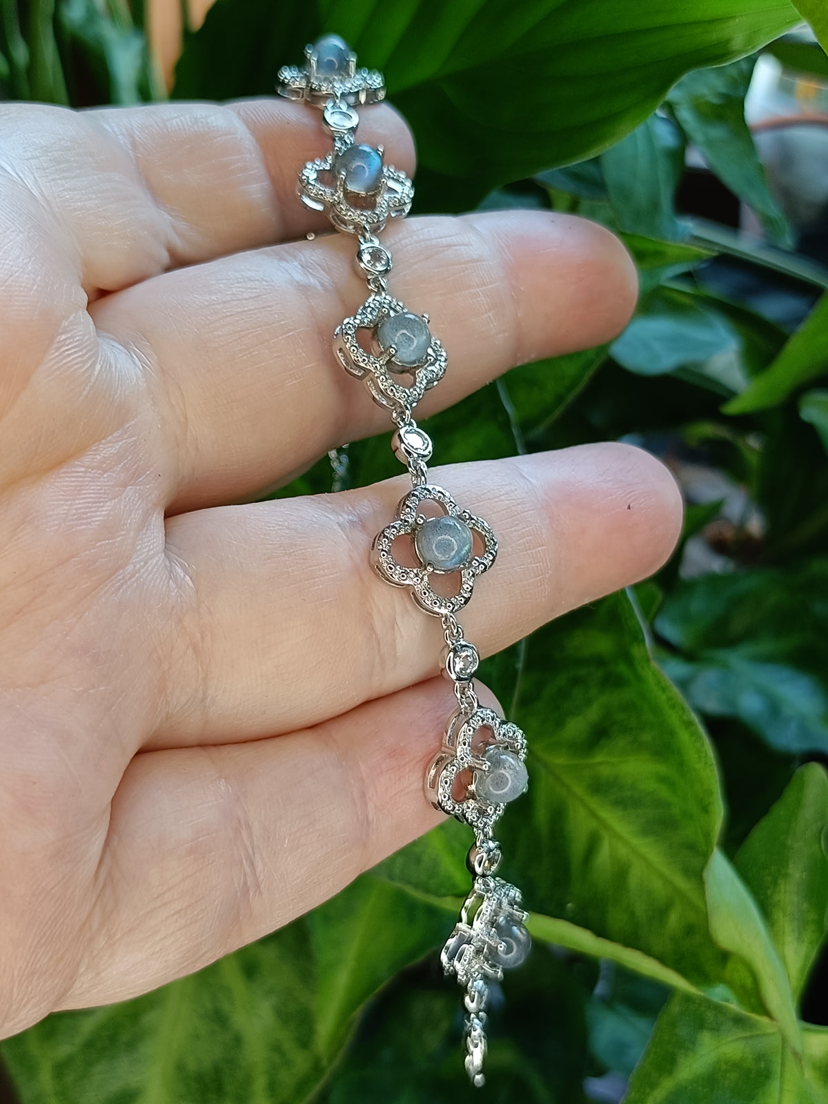 Four-Leaf Clover Labradorite Bracelet - Silver-Plated Copper
