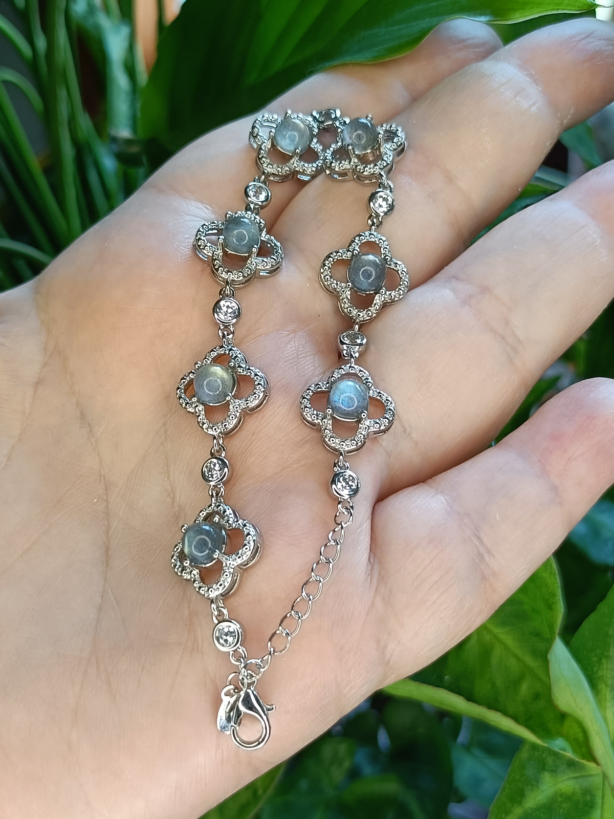 Four-Leaf Clover Labradorite Bracelet - Silver-Plated Copper