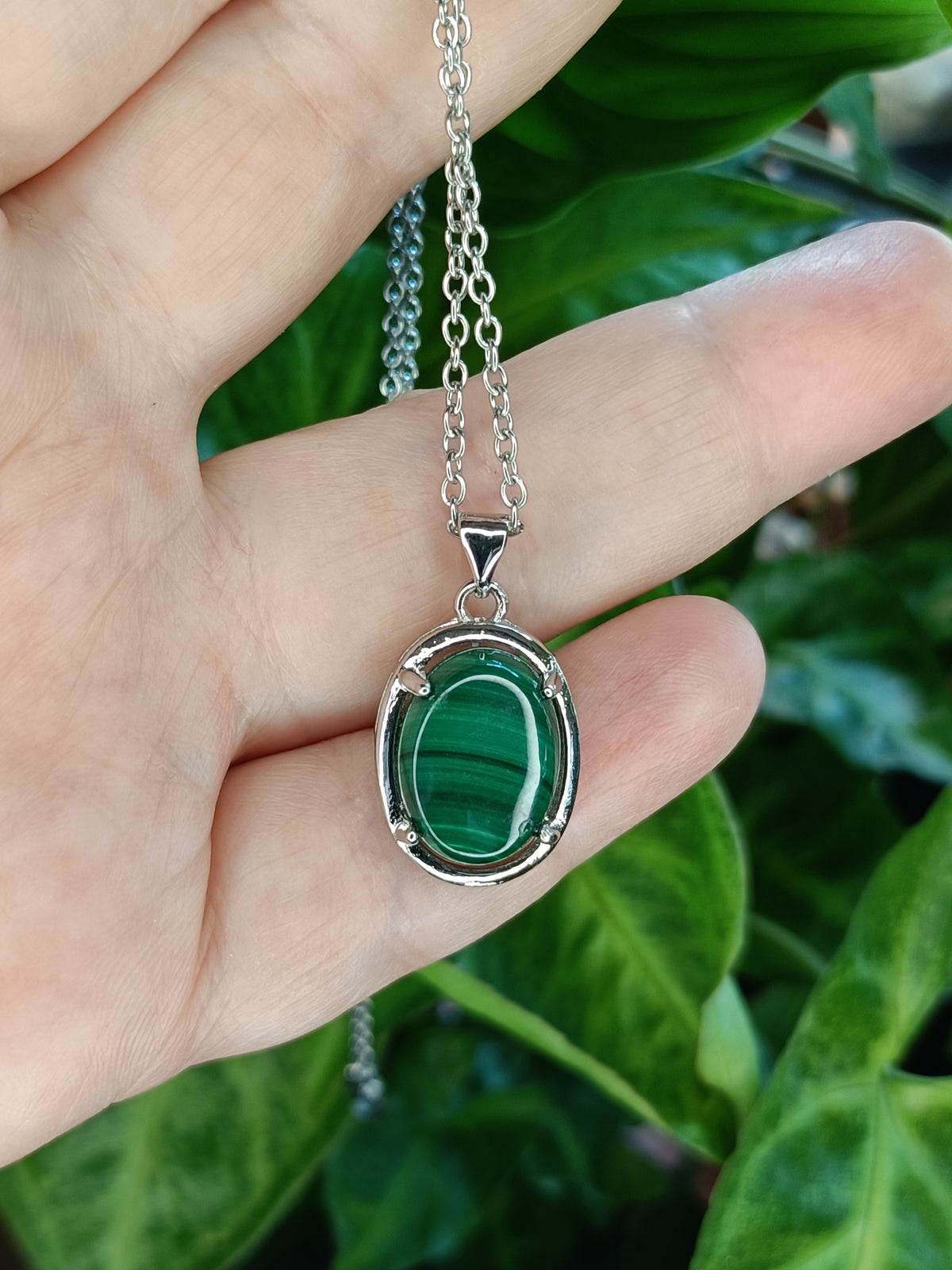 Malachite Oval Pendant Necklace - Silver-Plated Copper