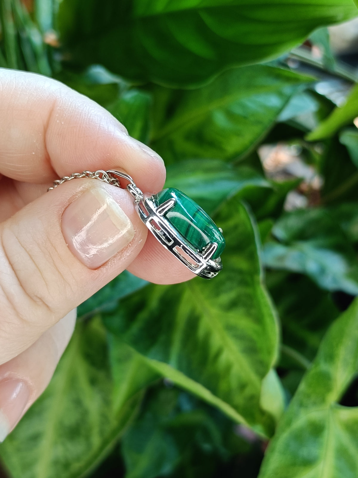 Malachite Oval Pendant Necklace - Silver-Plated Copper