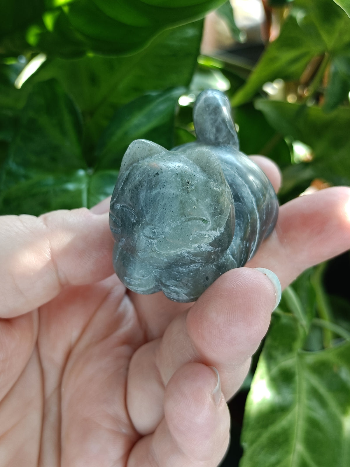 Labradorite Laying Down Cat - 101g